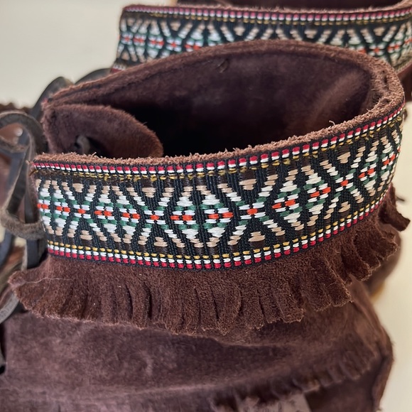 Moccasins, worn very few times. Canadian brand. - Picture 5 of 6